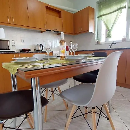 Apapis House *